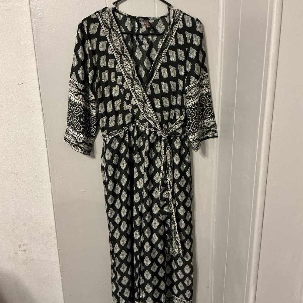 Chic Black and White Patterned Women's Jumpsuit
